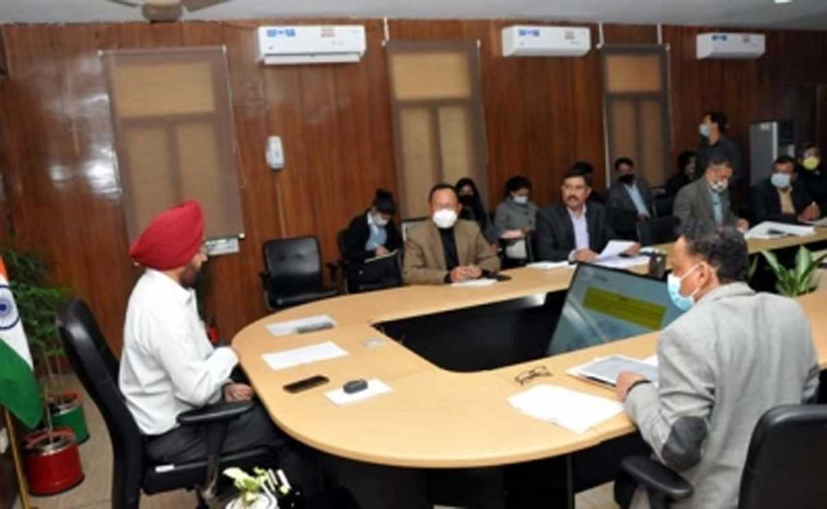 मुख्य सचिव डॉ. एसएस. संधु ने सचिवालय में नागरिक उड्डयन विभाग की समीक्षा की